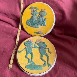 Vintage dancing frog couple round‎ wall hanging pair set of 2